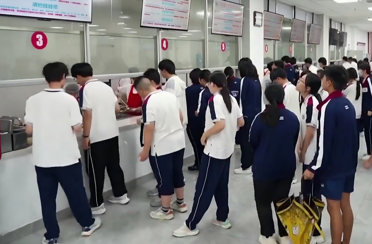 video[00_01_24][20251113-171721]