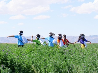 直通部委｜发改委鼓励更多地方探索中小学春秋假 市监总局开展传统工艺市场打假行动
