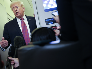 特朗普称若到22日无法与伊朗达成协议，可能不得不“再次投掷炸弹”