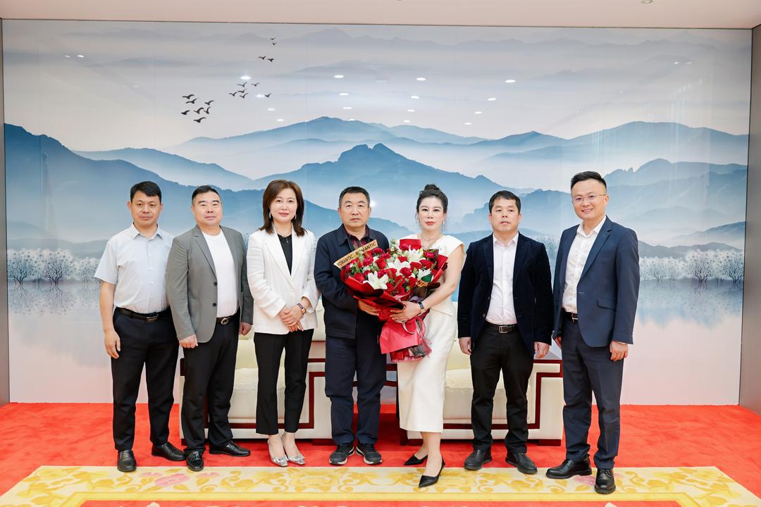 原国家首批航天员吴杰西安开讲 以航天精神激励企业家砥砺奋斗