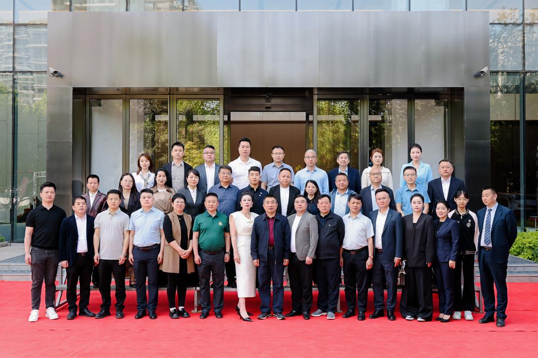 原国家首批航天员吴杰西安开讲 以航天精神激励企业家砥砺奋斗