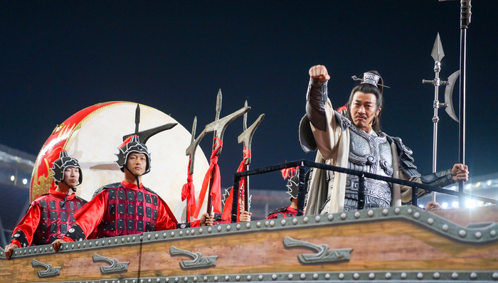 何润东；翻红；30天涨粉超200万；揽下多个商务代言