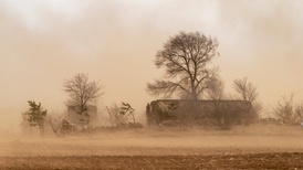 我国将沙尘天气预警划分为4个等级，预警提前量提前至24小时