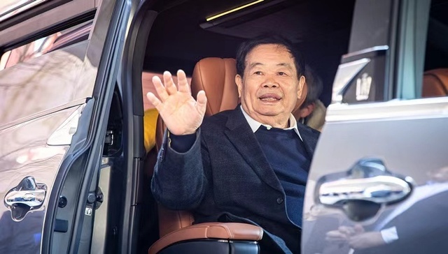 曹德旺;福耀玻璃股东会;儿子;董事长;比自己强