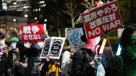 日本解禁武器出口等举动引发强烈反对，民众集会要求高市政府下台