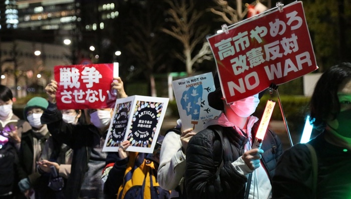 日本;解禁武器出口;民众反对;集会;要求高市政府下台