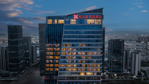 一大批空租写字楼，被爆改成酒店“超市”