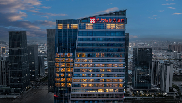 一大批空租写字楼，被爆改成酒店“超市”