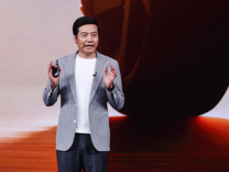 雷军预告5月底发布YU7 GT，新一代SU7已交付2.6万辆｜2026北京车展