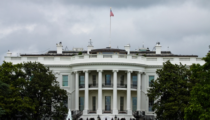 白宫记者晚宴发生枪击事件，特朗普紧急撤离后称一名枪手已被捕