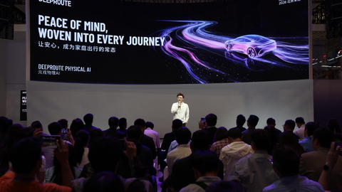 闪电快讯 ｜ 阮翀首度亮相元戎启行CEO周光：物理 AI 将是终局