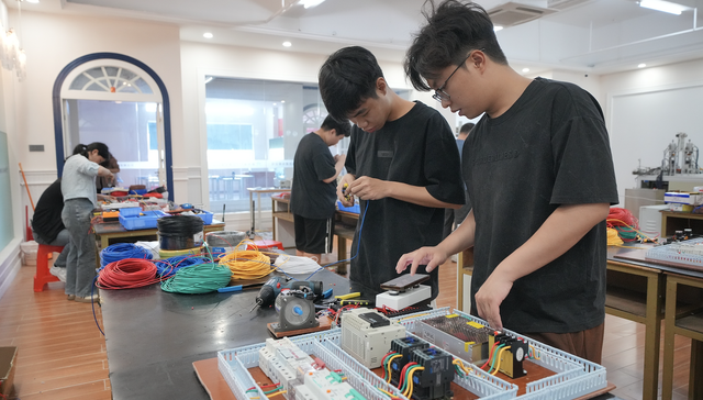 培训,人工智能,;提升就业竞争力;人社部;人工智能技术技能提升行动