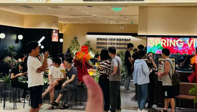 12家门店一夜关停，又一网红餐饮品牌倒下了？