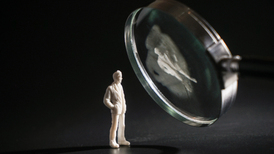 正部级易会满被“双开”：贯彻落实党中央关于资本市场重大决策部署阳奉阴违、推诿卸责