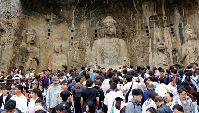 景区;限流公告;停售门票;假期第二天;游客;最大承载量