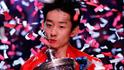 吴宜泽成为首位00后斯诺克世锦赛冠军，中国选手连续两届夺冠