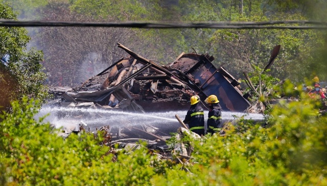 浏阳烟花厂爆炸;37人死亡;1人失联;8人涉重大责任事故罪;被传唤到案