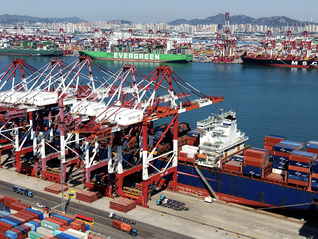 假期拖累效应消退叠加外需偏强，4月中国出口同比增速升至14.1%
