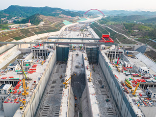 “六张网”项目密集落地，基建投资站上“质变”新起点