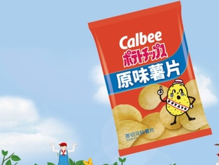 因“缺油少墨”，日本卡乐比要把多款零食彩色包装变黑白色