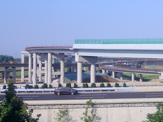 五年化债进入下半场，攻坚重点转向三大领域