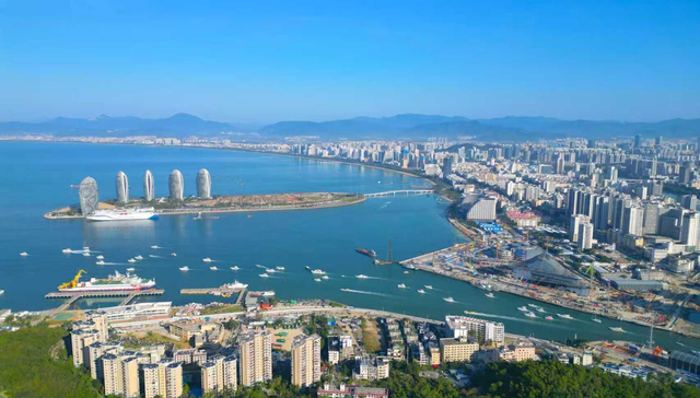 何猷君;6.8亿;豪赌三亚;电竞文旅;海南自贸港;新增长