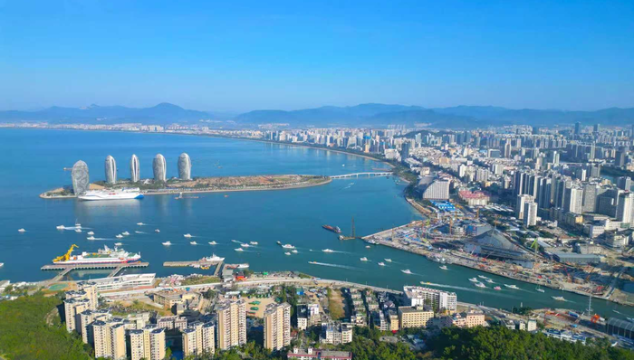 何猷君;6.8亿;豪赌三亚;电竞文旅;海南自贸港;新增长