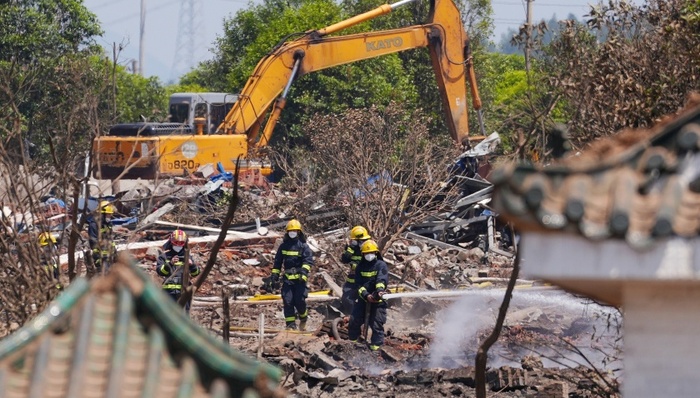 浏阳烟花厂爆炸事故;29名伤员出院;事故现场清理;受损房屋修缮