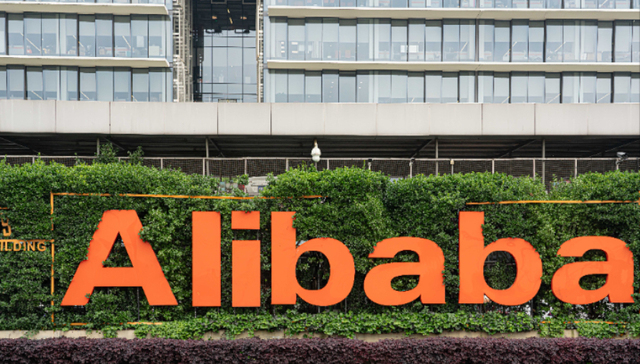 阿里；绩后股价大涨；CEO吴泳铭；AI基建投入；3800亿