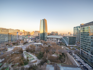 2025年平均工资出炉，城镇非私营单位近13万元，这个行业最“多金”