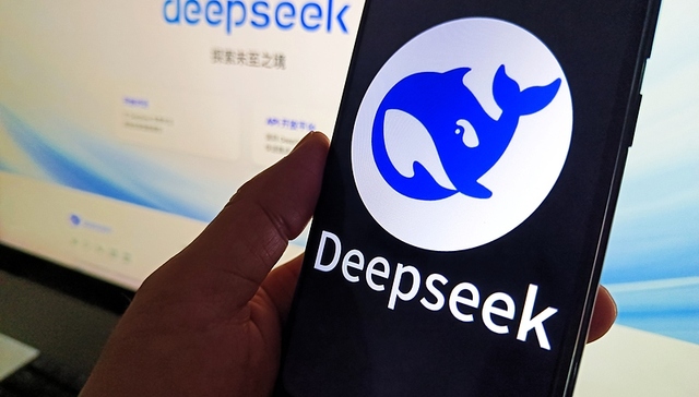 请你提供具体的文章标题“DeepSeek回应内容”，以便我提取关键词。 