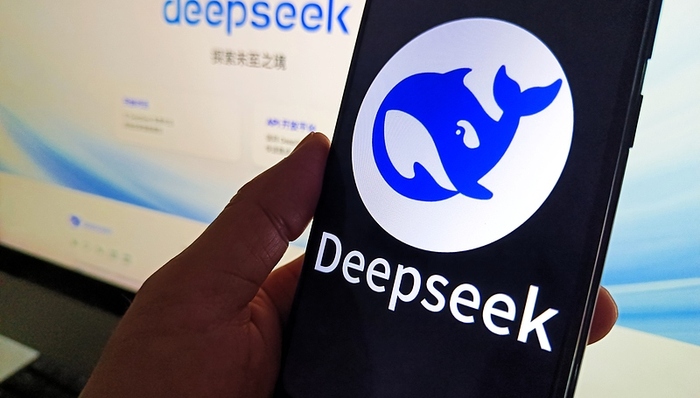 DeepSeek回应内容返回异常：属特殊字符引发模型幻觉，不涉及安全问题