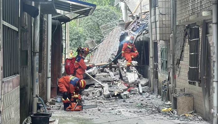 桂林蛋糕店;借柳州地震营销;公开道歉;市监立案调查