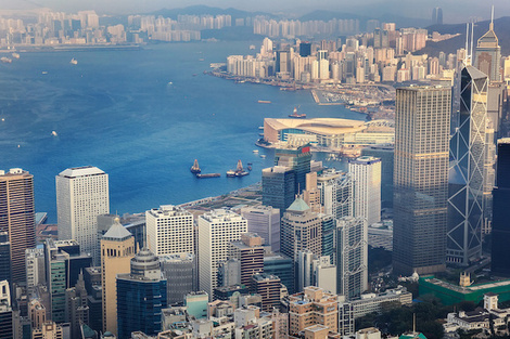 有客户三天定下过亿豪宅,内地买家挤爆香港楼市