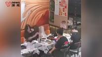 深圳一回味黑鸭煲天降老鼠，顾客连声尖叫逃离餐桌，门店：特殊情况，老鼠外来的