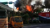 实探深圳南坪快速路火灾现场