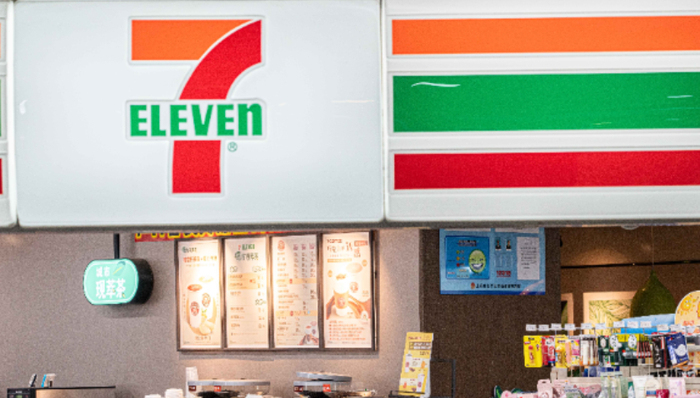 711冰淇淋海报;劣爆了;客服回应;物料撤下