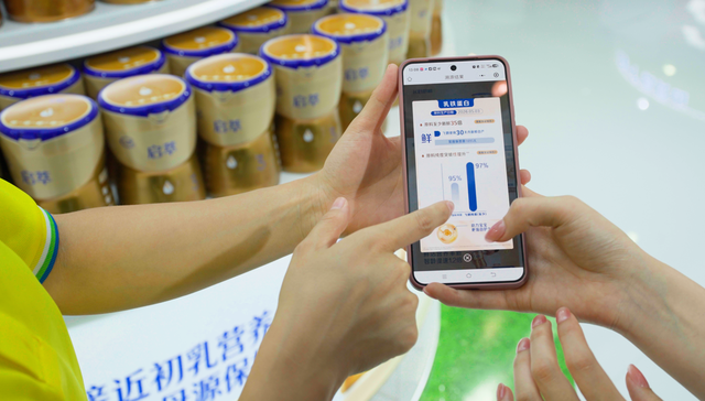 鲜奶粉；飞鹤；国标；鲜活原料