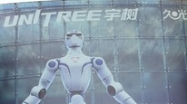 宇树具身智能体验馆亚洲首店在上海开业：外国游客扎堆打卡，已有现场成交