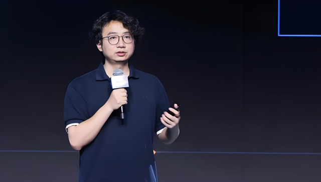 钉钉的新CEO，也要还“旧账”