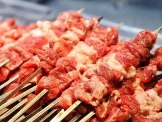 地方新闻精选 | 重庆多店铺用鸭肉猪肉冒充牛肉被罚 山东一救援队长寻人遇车祸牺牲