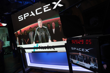 SpaceX大涨19%，马斯克身家破1.3万亿美元相当于8.8个巴菲特