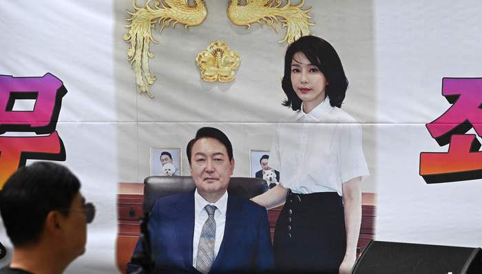 金建希涉嫌“卖官鬻爵”案一审获刑7年