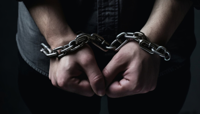 东鹏特饮创始人;不喝自家饮料;深圳警方;男子;AI;编造散布谣言;刑拘
