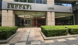 谁在为法拉利首款纯电车买单？