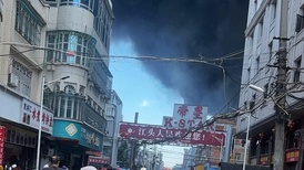 福建晋江一鞋厂发生大火致28人死亡,目击者:烧至楼顶