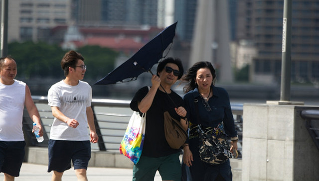 防御台风巴威;上海沿江沿海区域;转移2.3万人