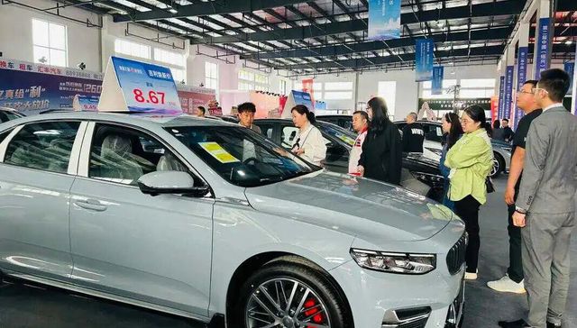电厂 | 2026汽车期中考：小鹏领跌新势力 比亚迪国内销量暴降40%