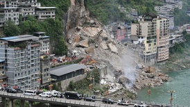 重庆彭水县山体崩塌现场救援力量已超800人，仍存再次崩塌潜在风险