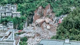 彭水山体崩塌首位预警者侯开云：头天发现落石，次日上山见裂口